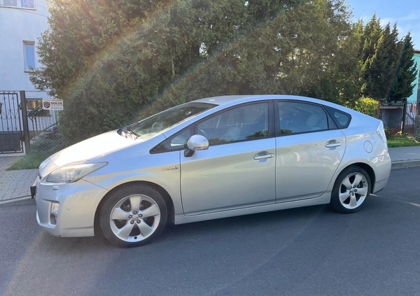 Toyota Prius cena 37000 przebieg: 264000, rok produkcji 2010 z Brwinów małe 29